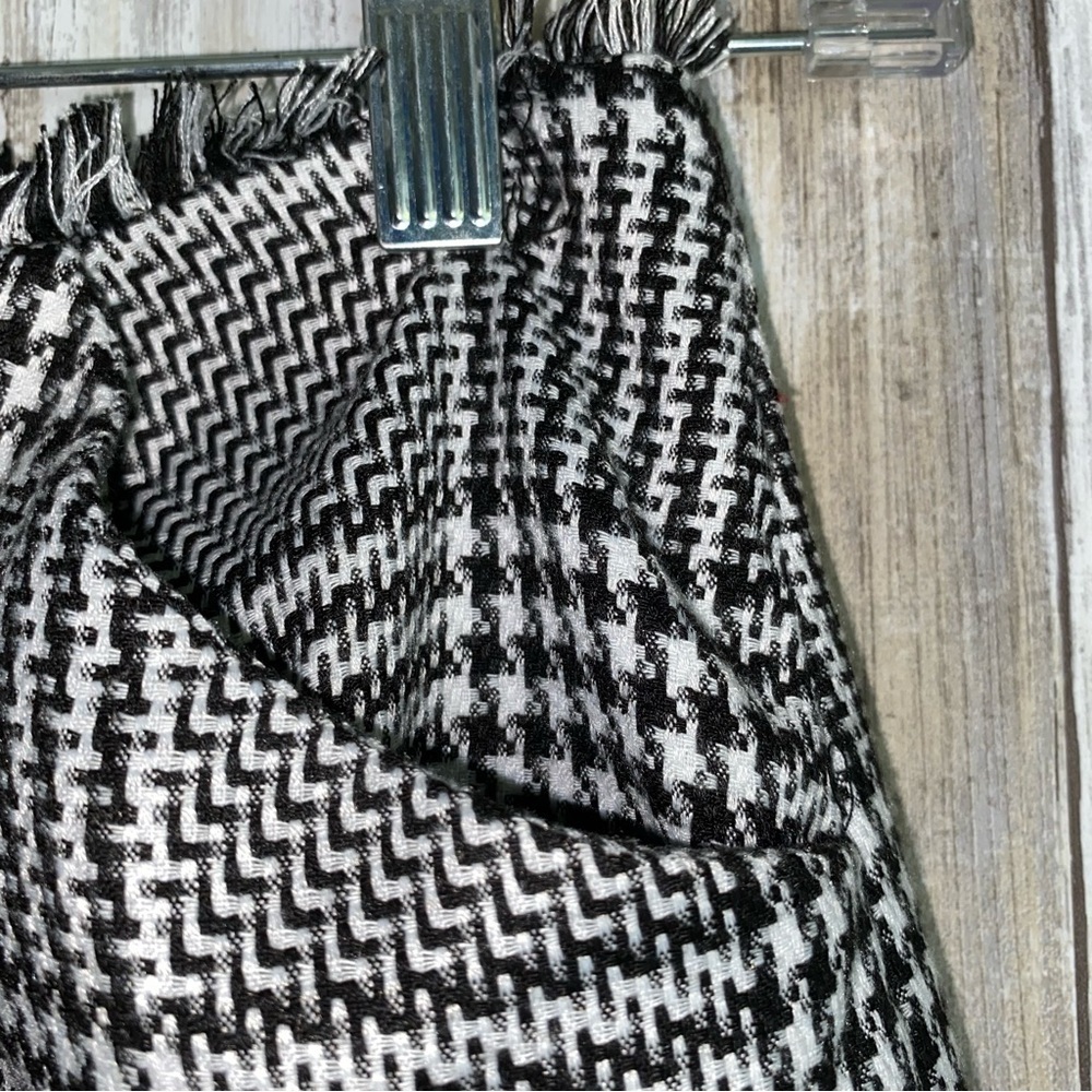 Lovers + Friends Arion Houndstooth Fringe Mini Skirt Black White XXS - Picture 3 of 6